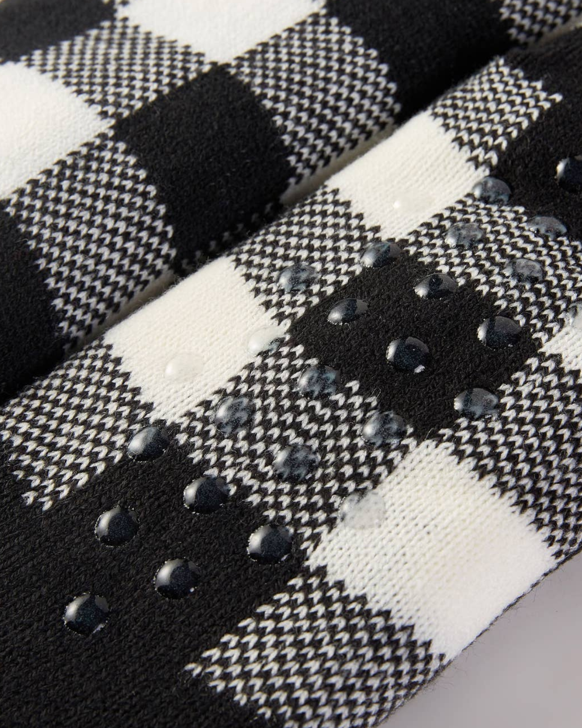 Hana Checkered Christmas Santa Fuzzy Slipper Socks - KSC2601