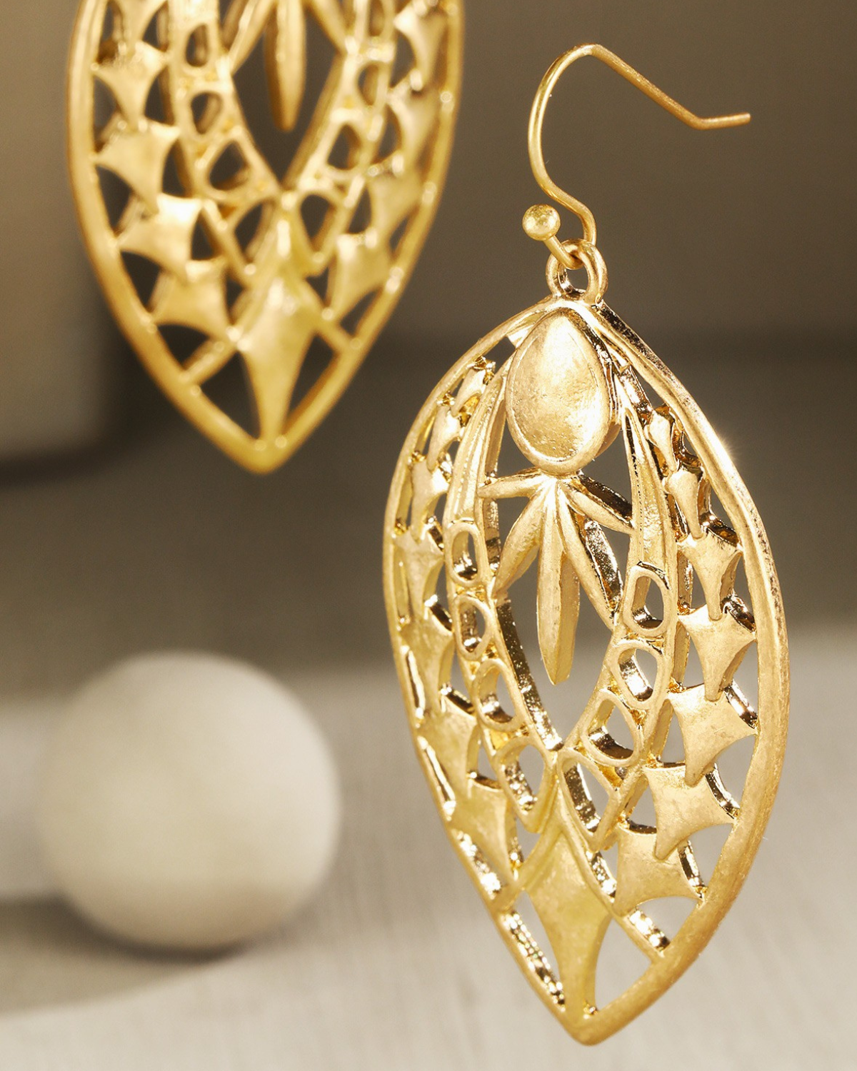 Urbanista Leaf Filigree Earrings - B01he3817