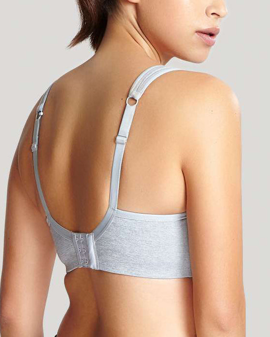 Model wearing an underwire sports bra in grey