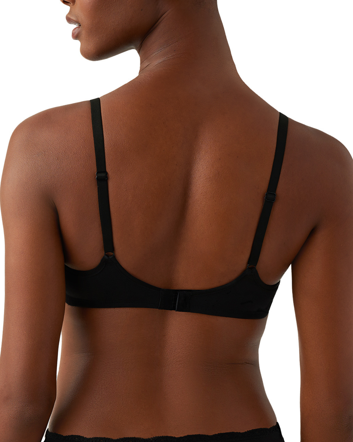 Model wearing a scoop neck underwire t-shirt bra in black