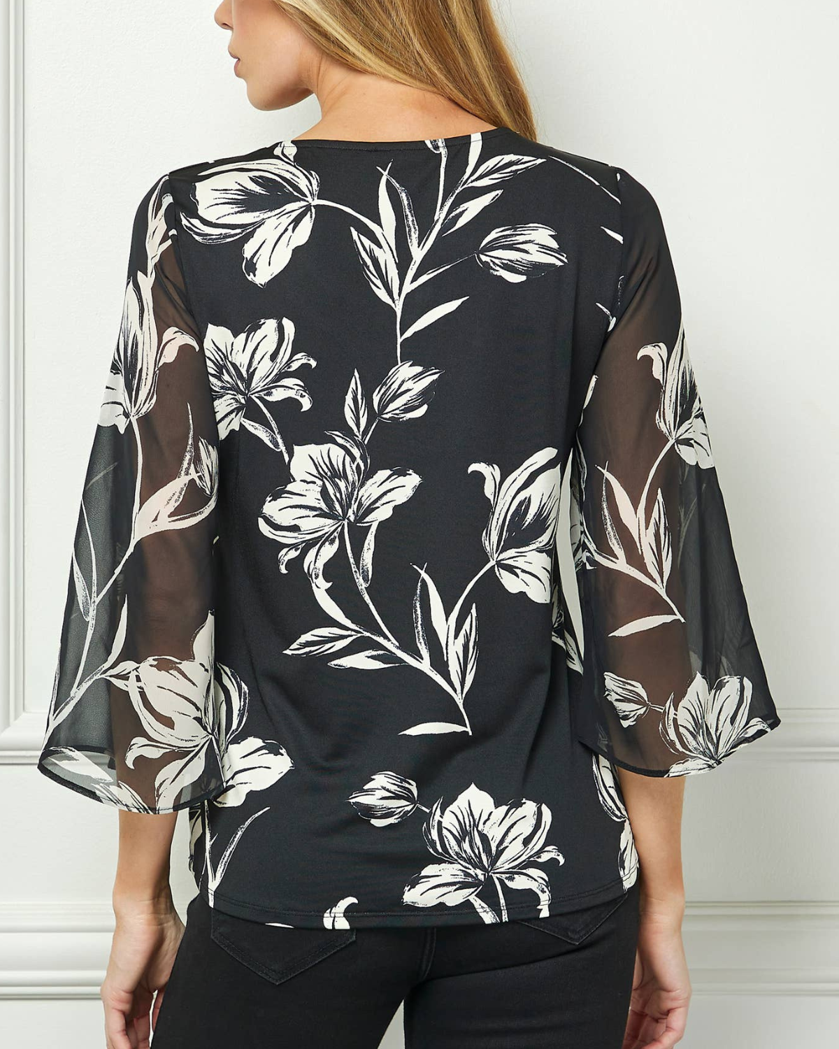 Winslow Vintage Blossom Keyhole Neckline Knit Blouse - G516401m59