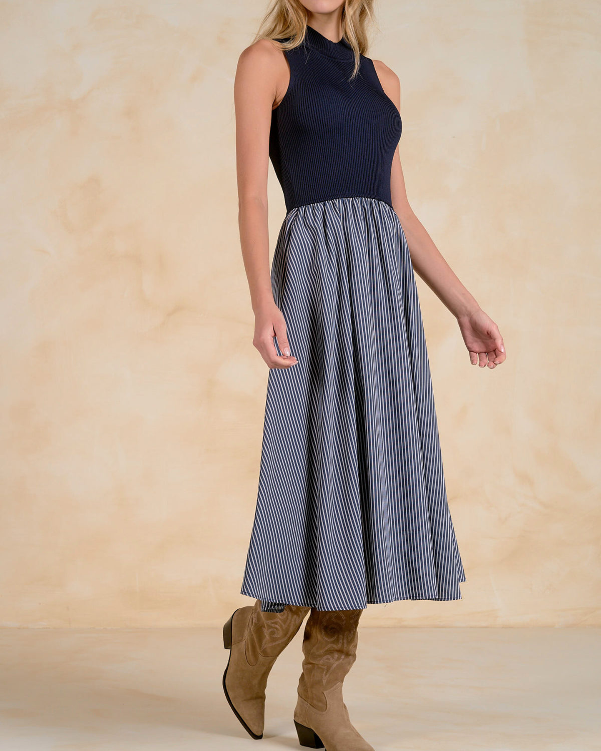 Elan Sleveless Midi Dress - CSVS50341
