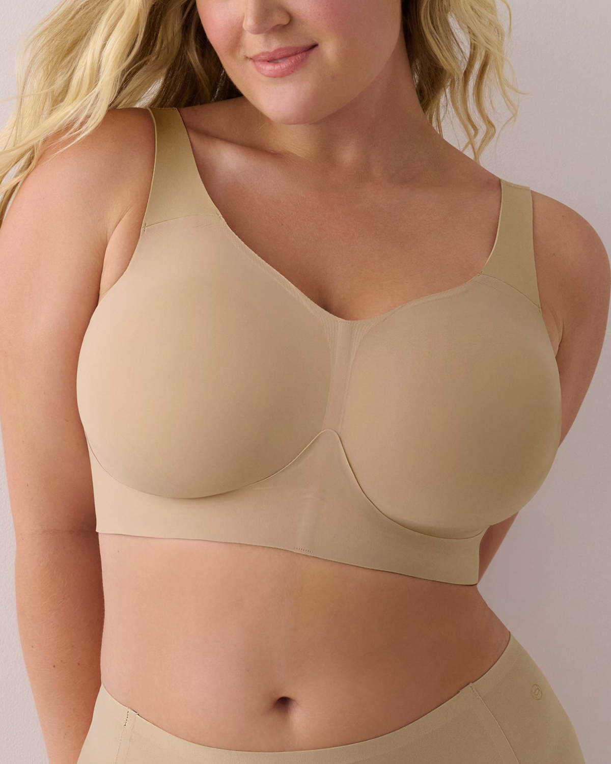 Evelyn & Bobbie Busty Bra