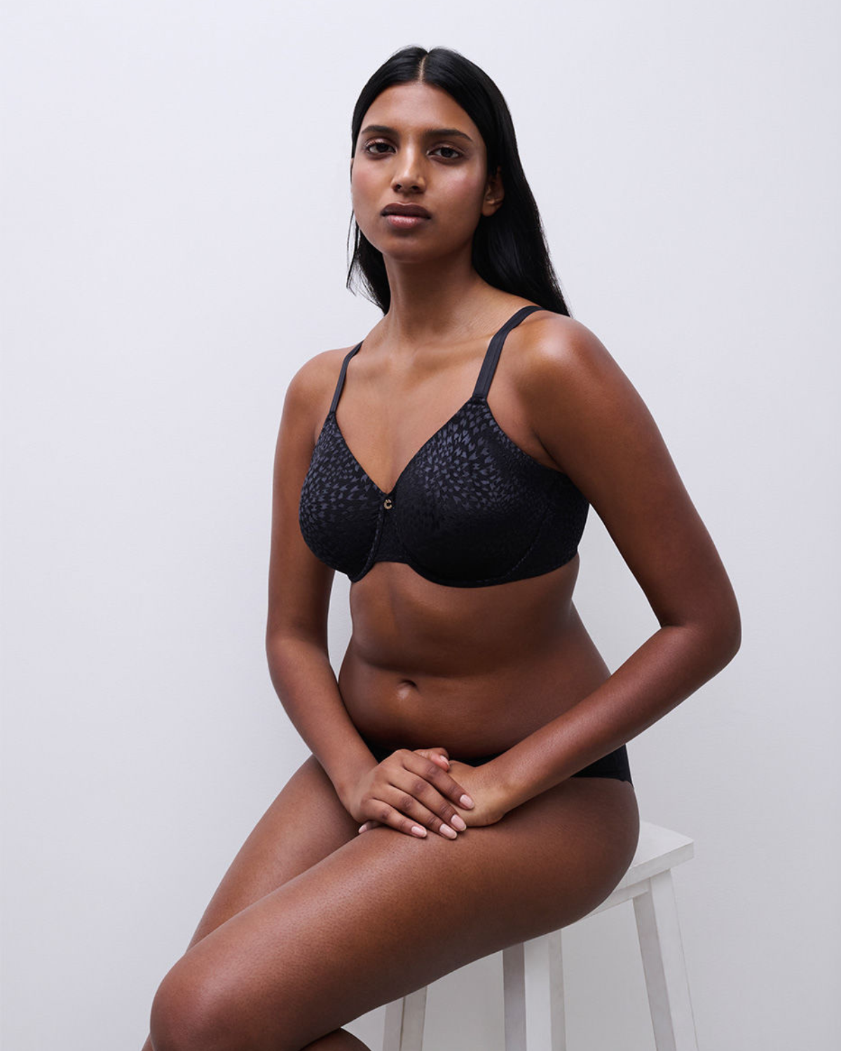 Chantelle Magique Seamless Unlined Minimizer - C19UM1