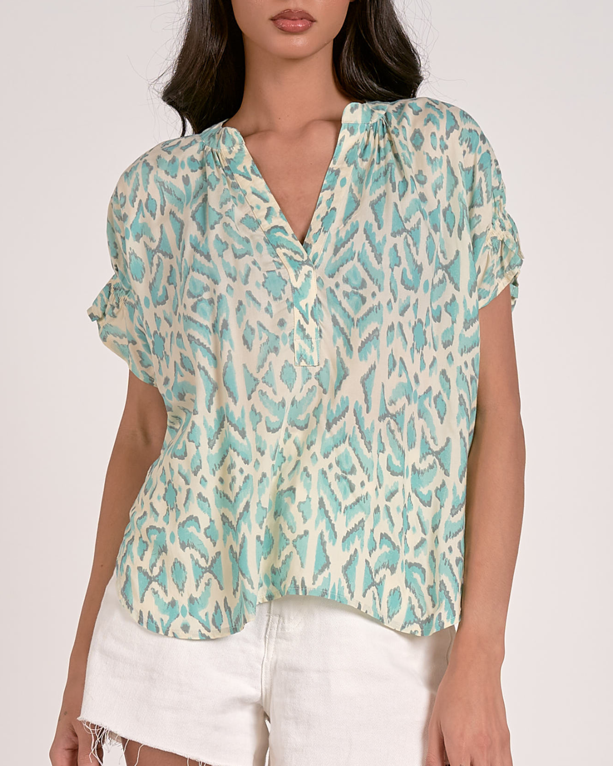 2025 Elan Short Sleeve V Neck Top - VIP11392
