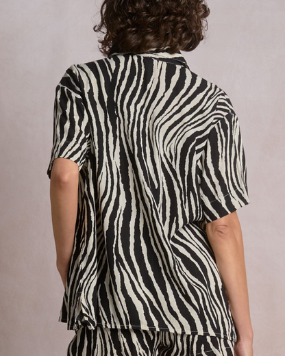 Elan Zebra Short Sleeve Button Down Shirt - RGP11453