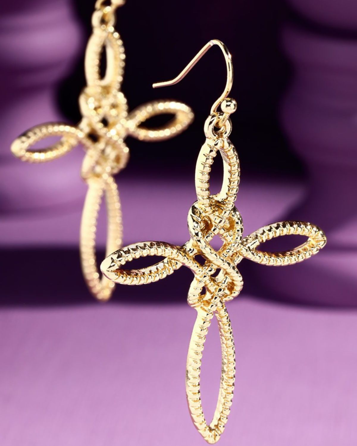 Urbanista Metal Textured Knot Cross Earrings - Bo1qe2393