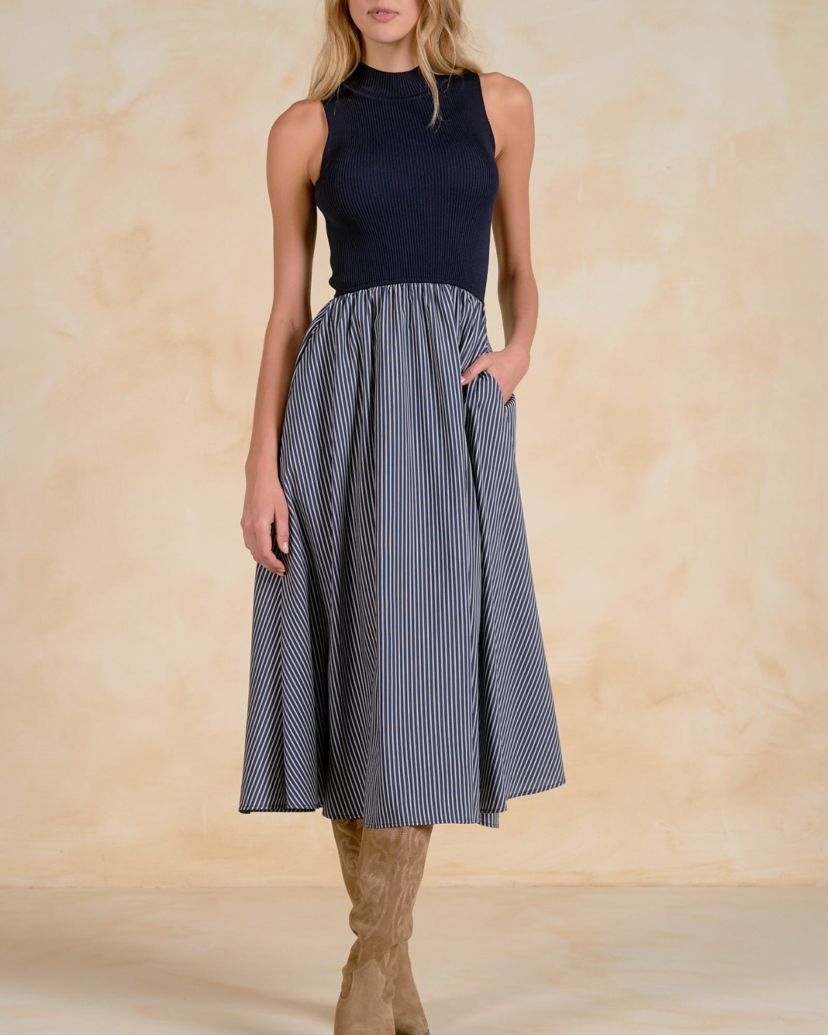Elan Sleveless Midi Dress - CSVS50341