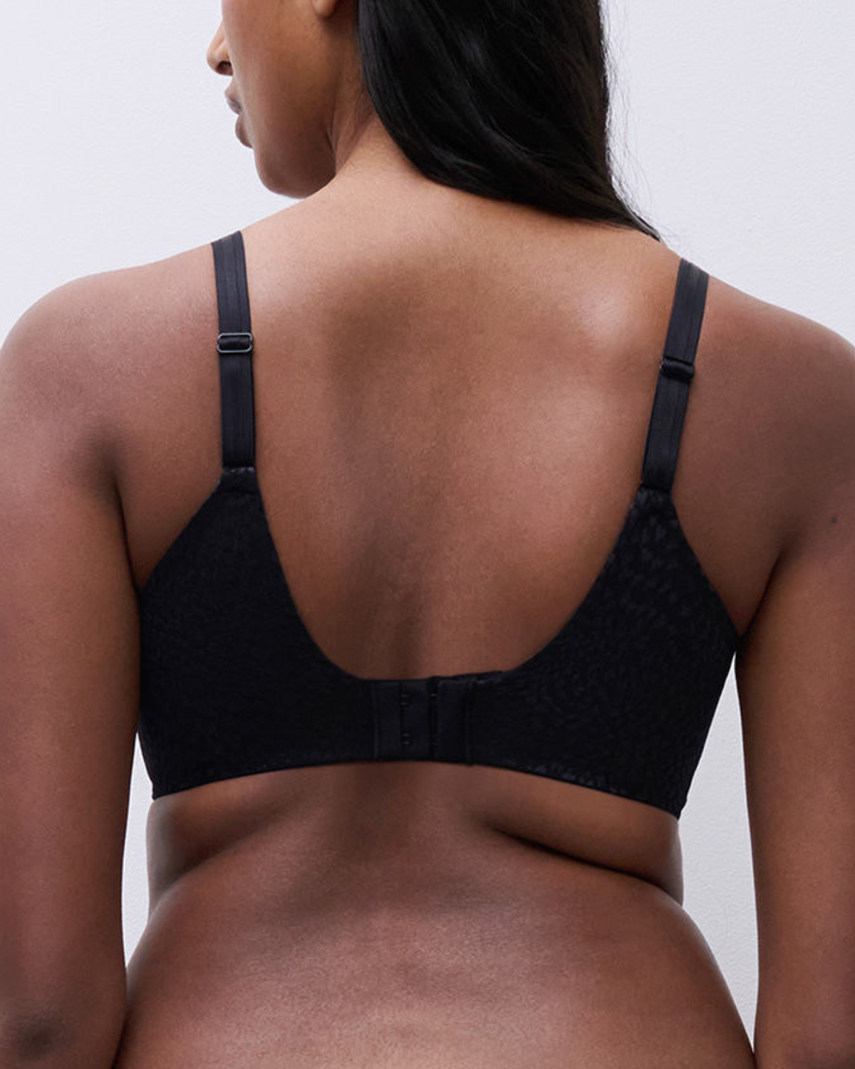 Chantelle Magique Seamless Unlined Minimizer - C19UM1