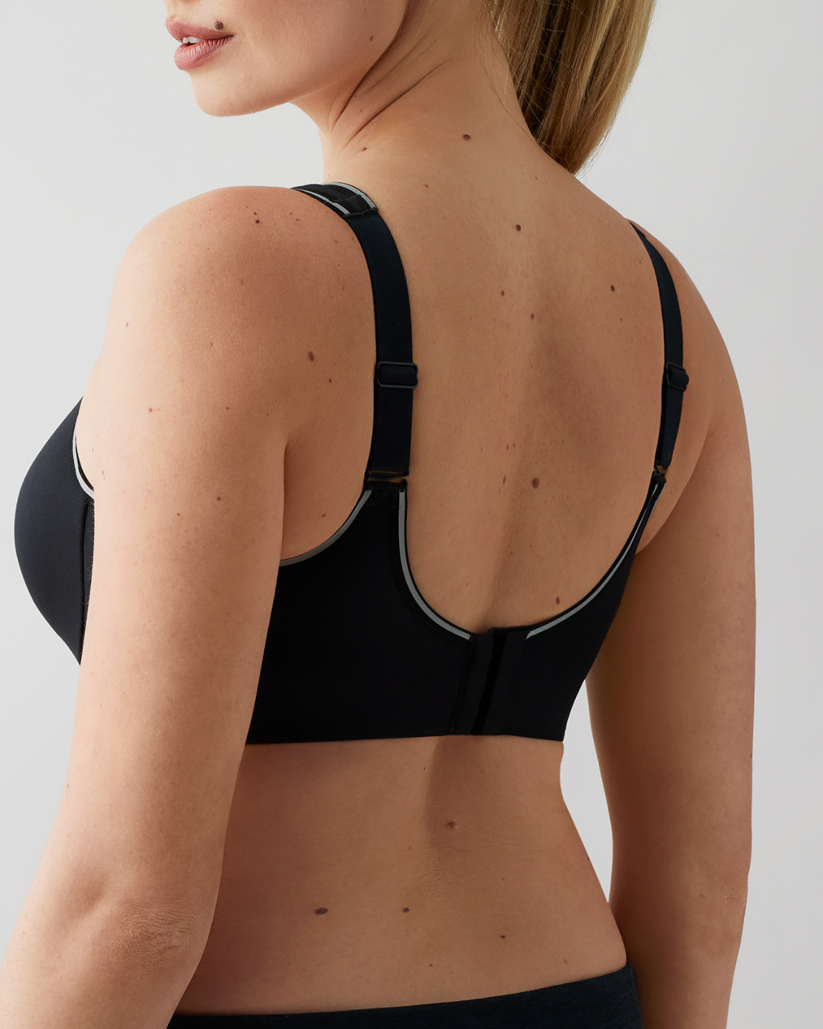 Wacoal Sydney Sport Underwire Bra (More Colors Available) - 855302